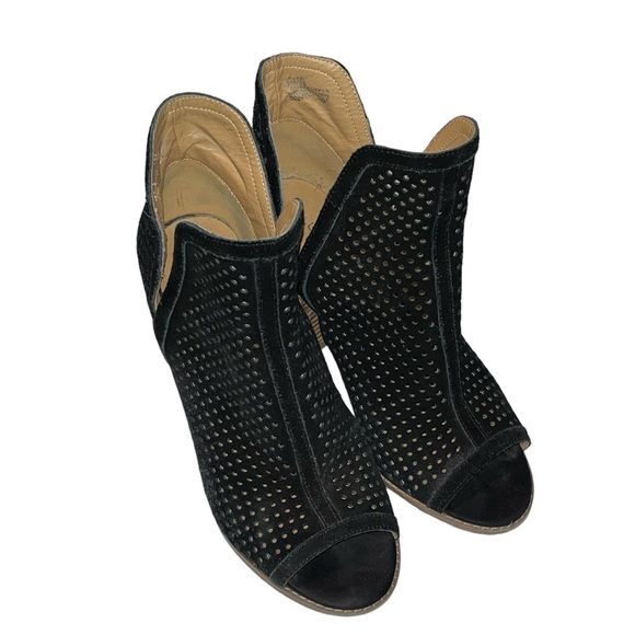 Lucky Brand Larise Peep Toe Perforated Black Booties - Women’s Size 9 - Picture 4 of 14